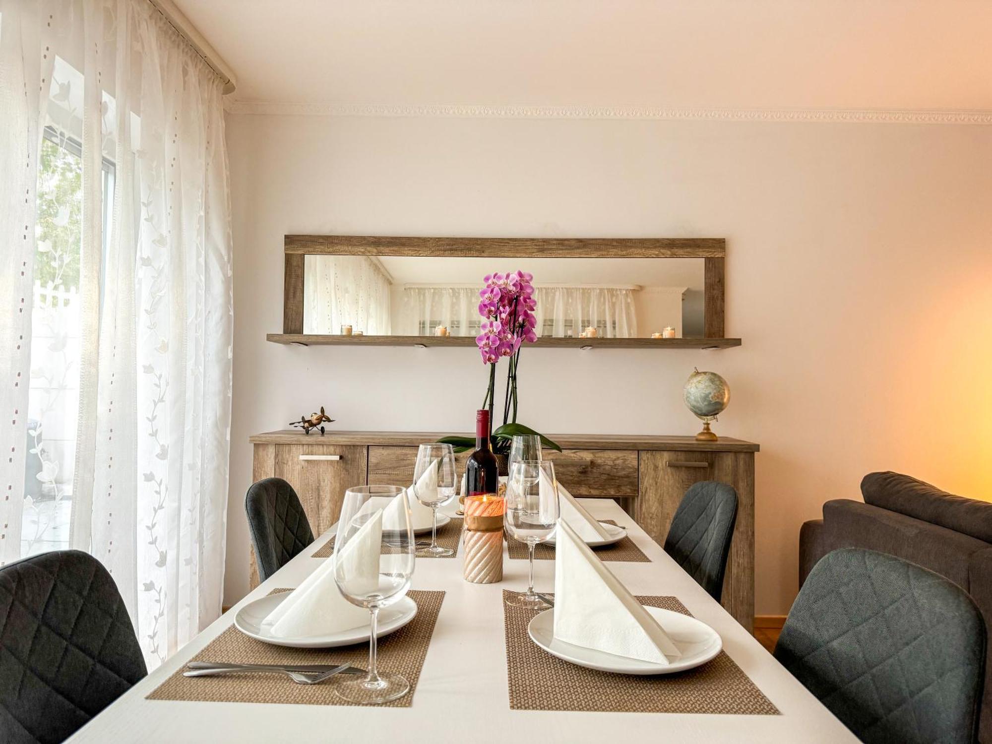 Modern Und Lichtdurchflutet - Ferienwohnung Mit Terrasse Fachbach Exterior photo
